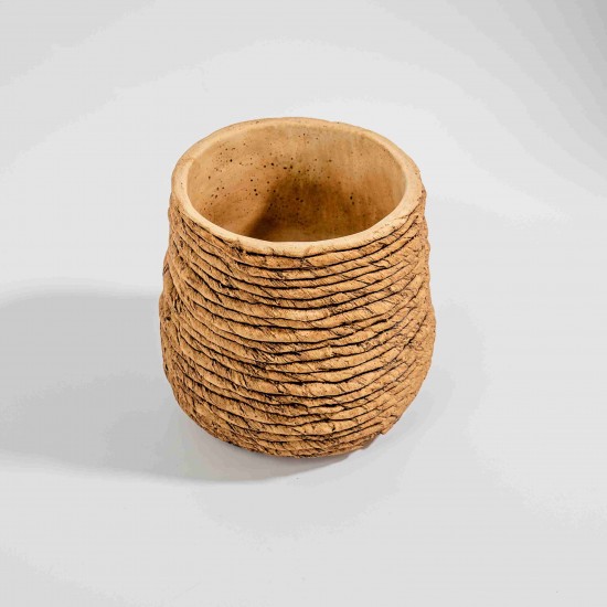 CACHEPOT COM TRAMA EM CIMENTO