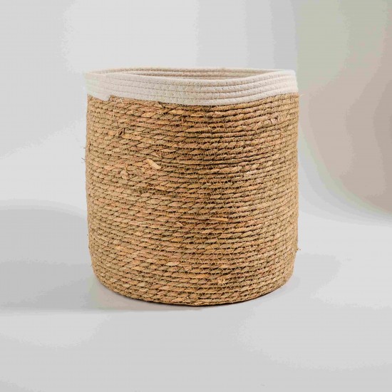 CESTO EM FIBRA NATURAL BORDA BRANCA