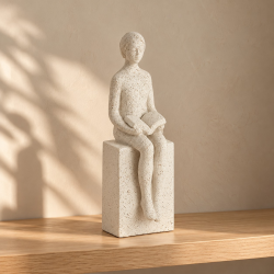 ESCULTURA MULHER COM LIVRO