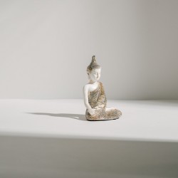 ESCULTURA DE RESINA BUDA SENTADO