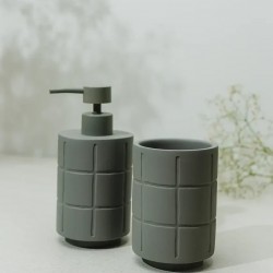 Dispenser para sabonete líquido em cimento cinza