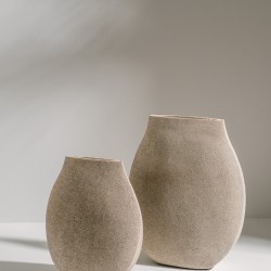 VASO EM POLIRESINA CINZA