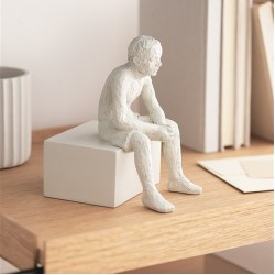 Escultura Pessoa em Poliresina